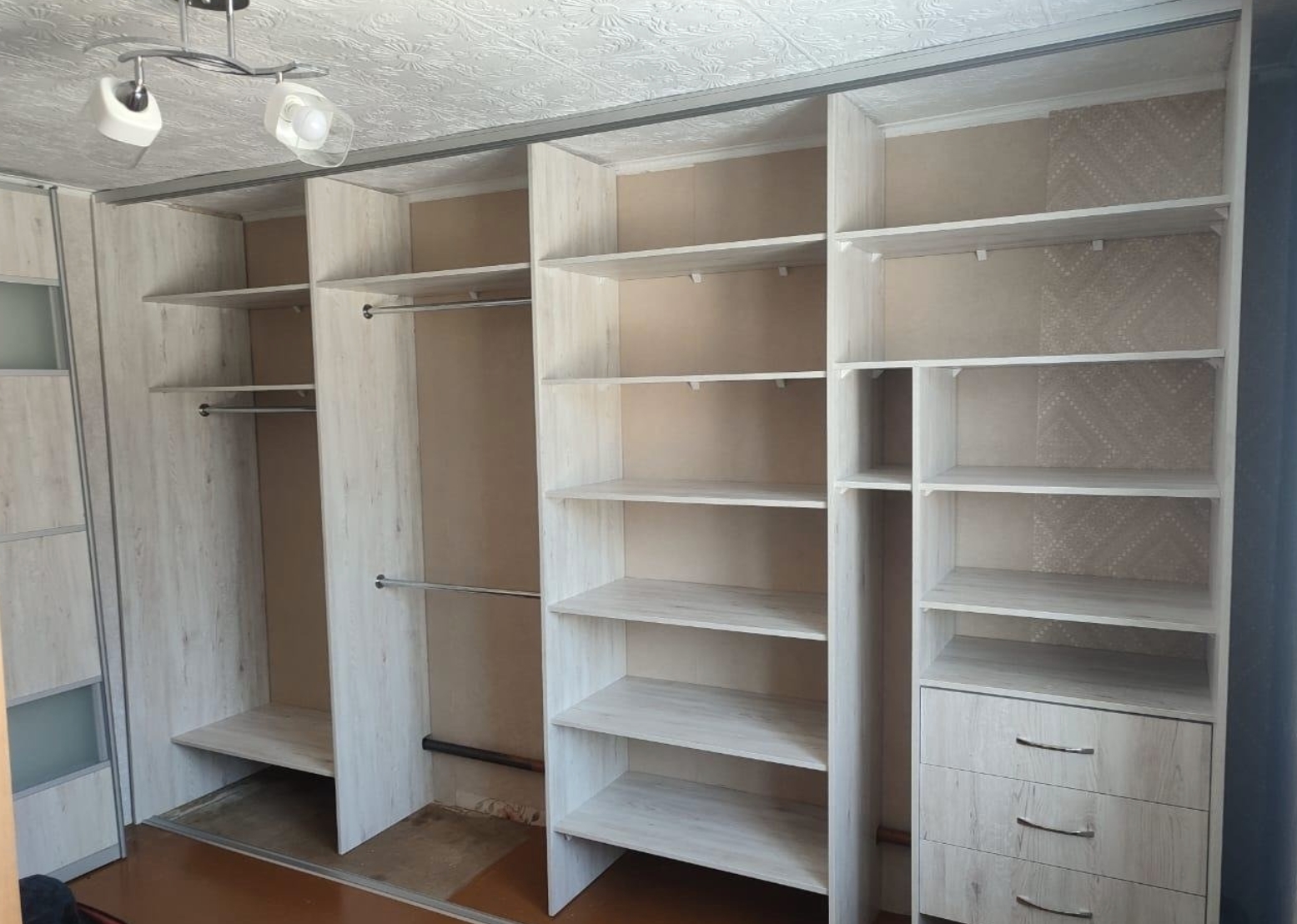 Шкафы-купе и гардеробные системы